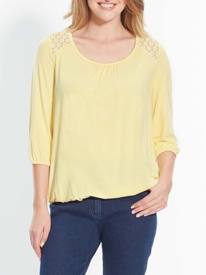 Tee-shirt avec dentelle aux épaules