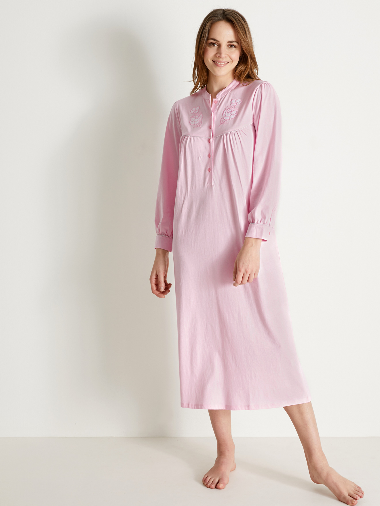 Chemise De Nuit En Satin Boutonnée Pour Femme Essentials | Coupe Décontractée, Manches Longues, Longueur 92.7 Cm (taille S)