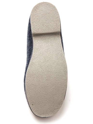 Pantoufles brodées