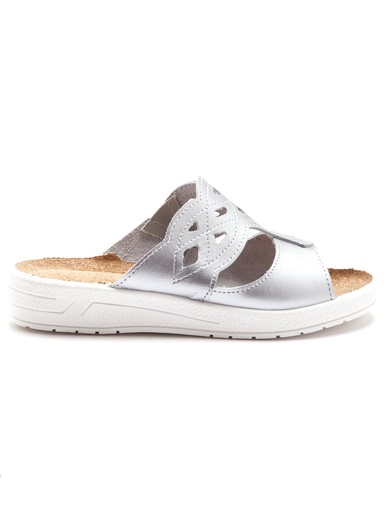 Mules à perforations fantaisie