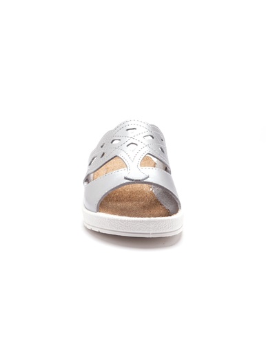 Mules à perforations fantaisie