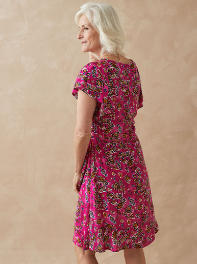 Robe à volants, manches courtes