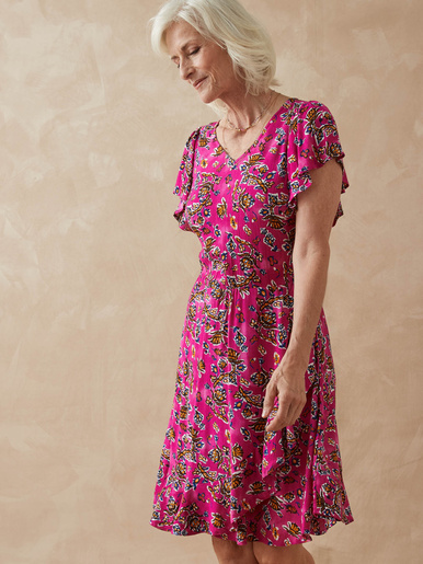 Robe à volants, manches courtes