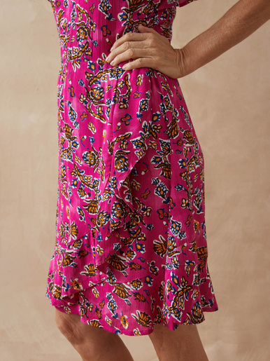 Robe à volants, manches courtes