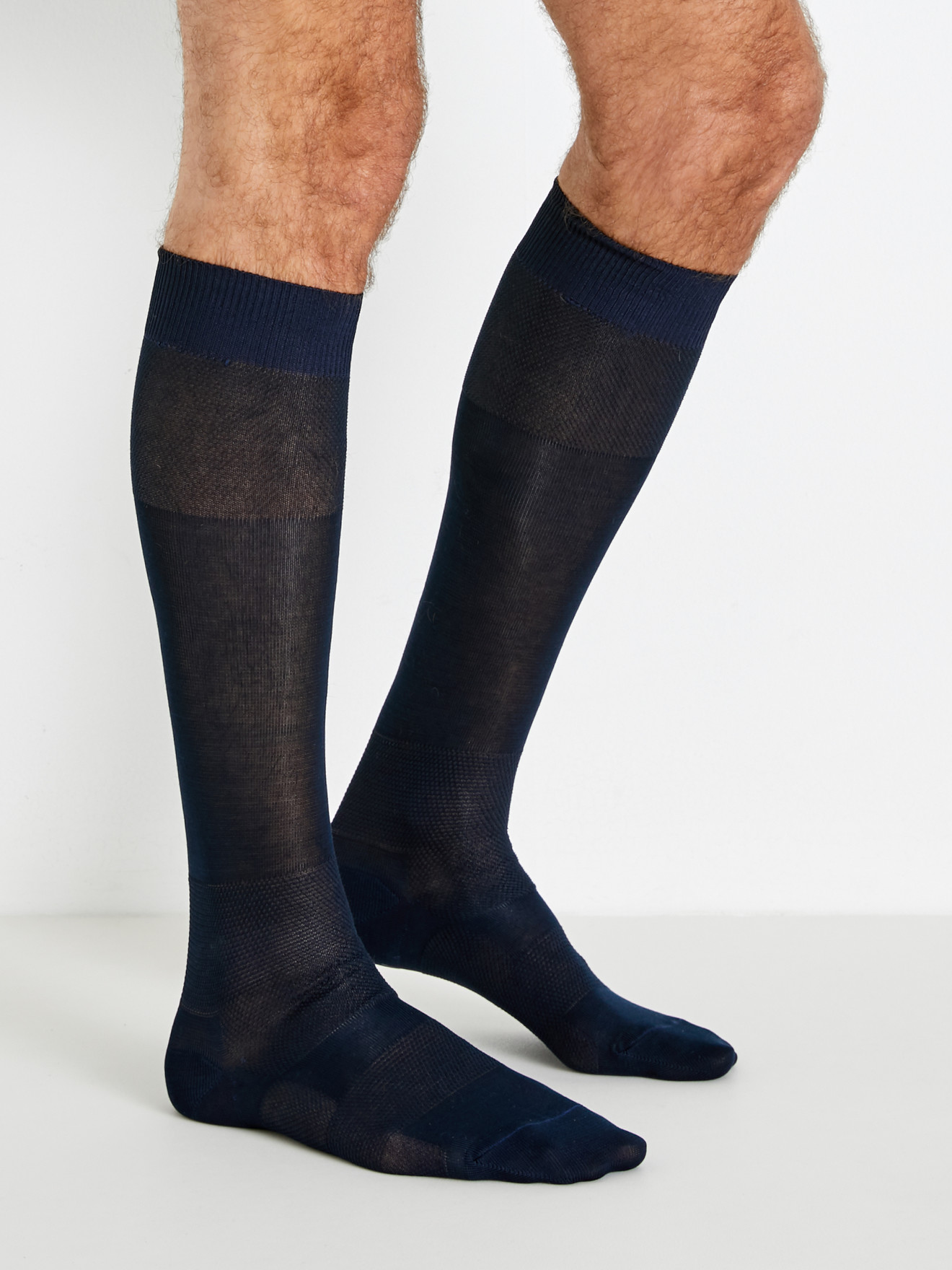 Les meilleures marques de chaussettes homme (mi-bas, laine, sport, lin)