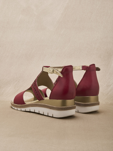 Sandales cuir motifs ajourés