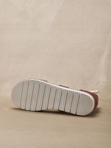 Sandales cuir motifs ajourés