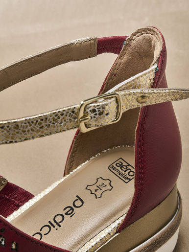 Sandales cuir motifs ajourés