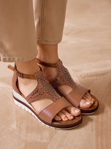 Sandales cuir motifs ajourés - Pédiconfort - Marron