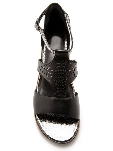 Sandales cuir motifs ajourés