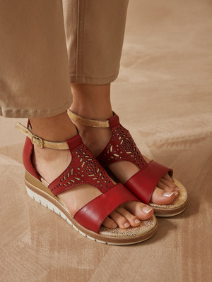 Sandales cuir motifs ajourés