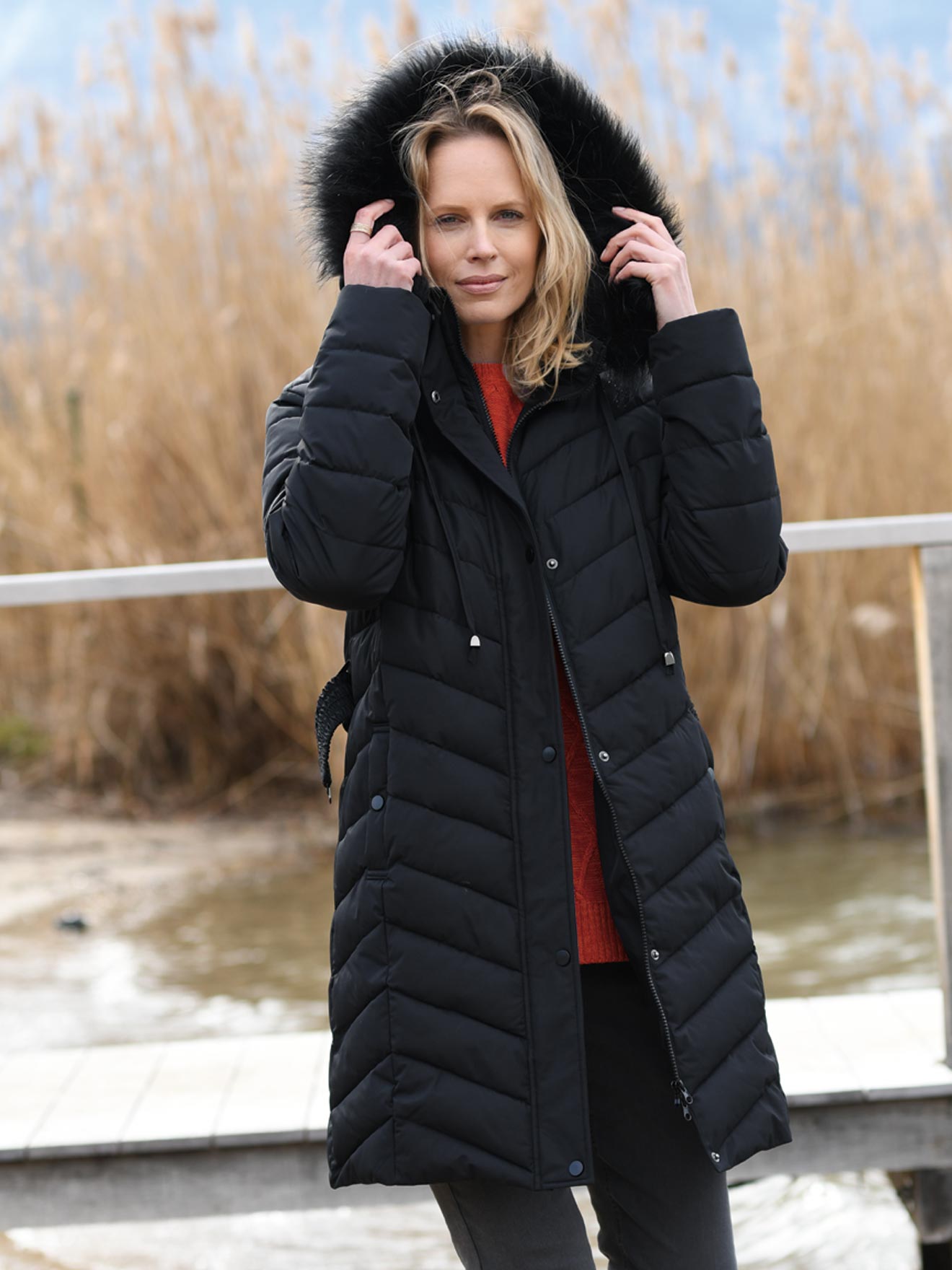 Mi Long Doudoune Femme Avec Fourrure De Couleur Capuche Fourrure