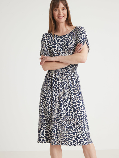 Robe encolure bateau en maille fluide
