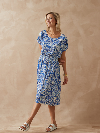 Robe encolure bateau en maille fluide