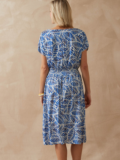 Robe encolure bateau en maille fluide