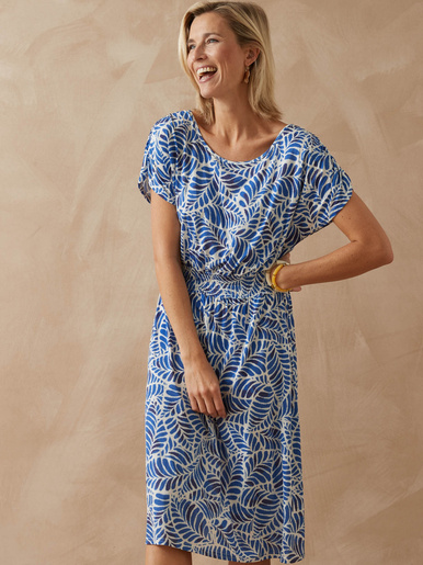 Robe encolure bateau en maille fluide