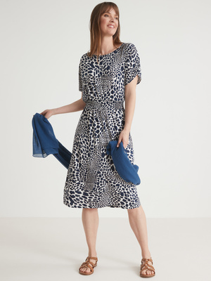 Robe encolure bateau en maille fluide