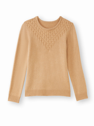 Pull avec jeu de maille pointelle