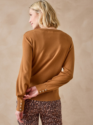 Pull boutons-bijoux aux manches