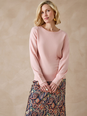 Pull boutons-bijoux aux manches