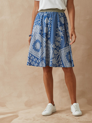 Jupe courte entièrement élastiquée