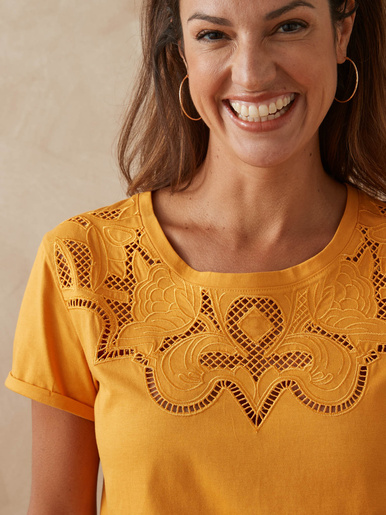 Tee-shirt coton à broderies ajourées
