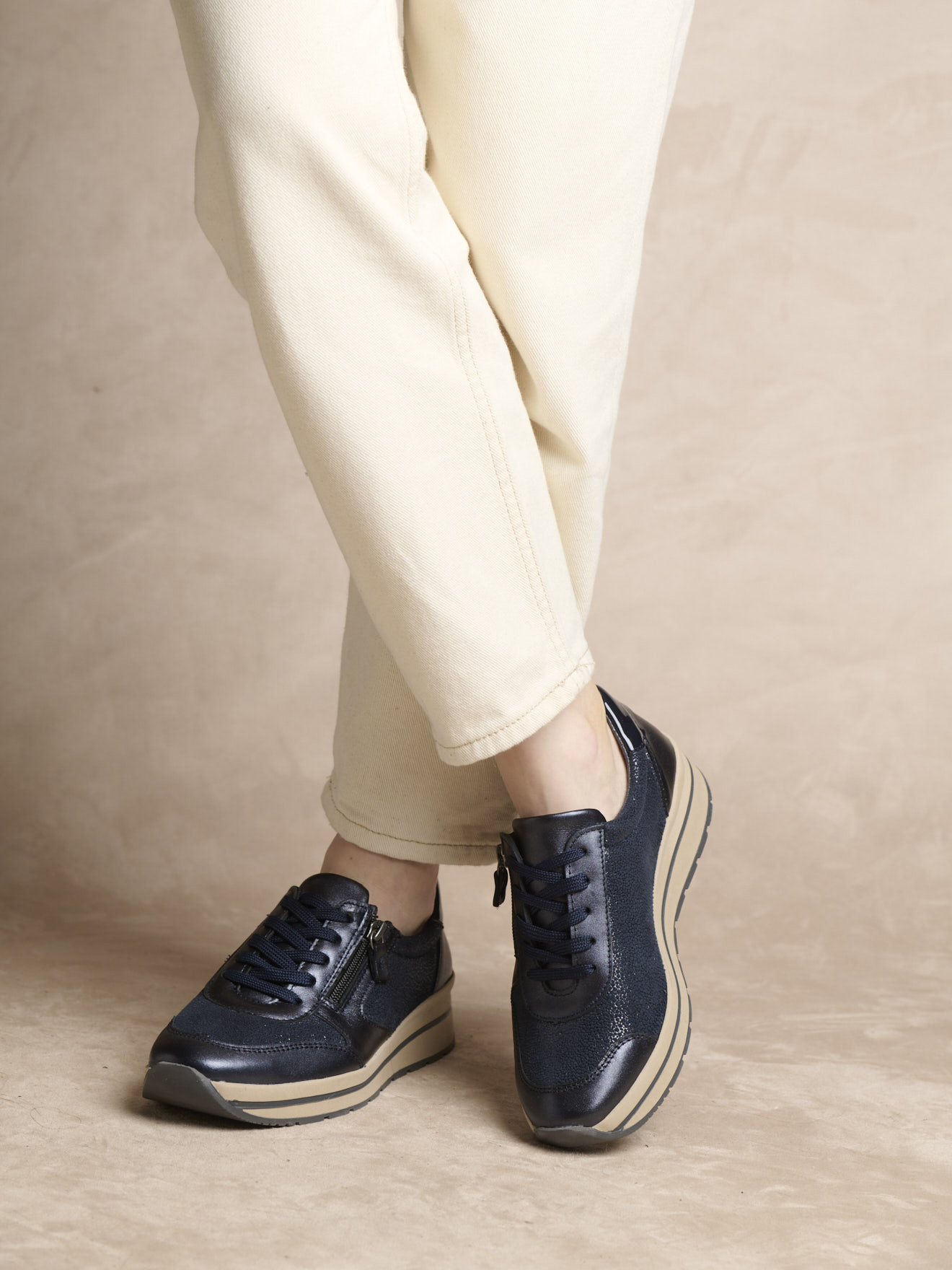 Pieds Sensibles Chaussures Homme Chez Besson Baskets Zip Et Lacets