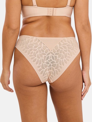 Slip Perfect Curves