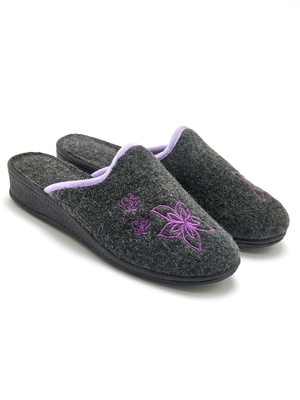 Mules brodées
