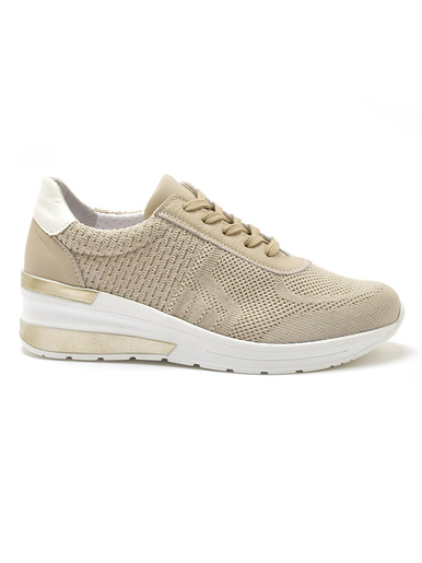 Baskets à lacets