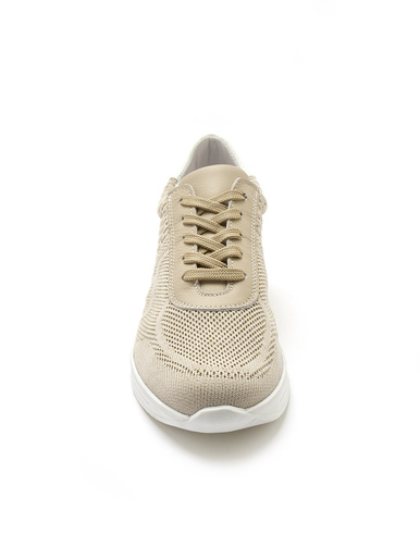 Baskets à lacets