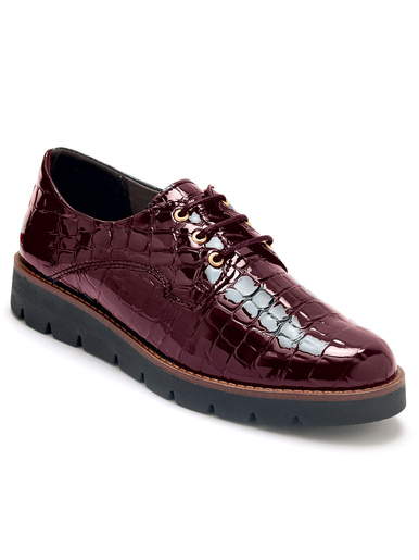 Derbies vernis façon croco