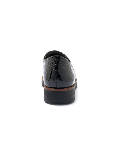 Derbies vernis façon croco