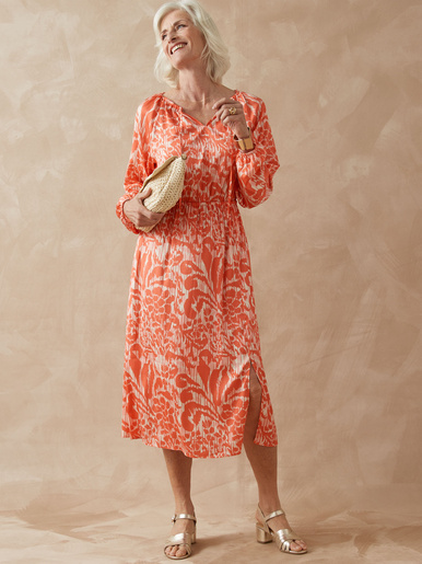 Robe ample en tissu satiné