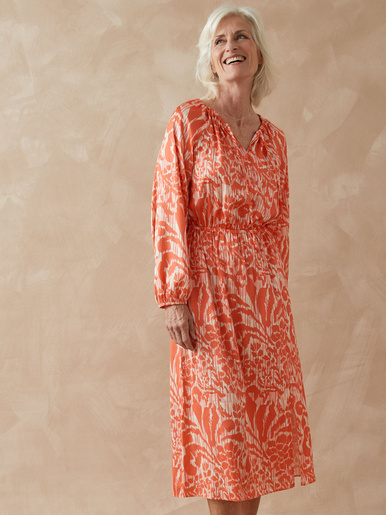 Robe ample en tissu satiné