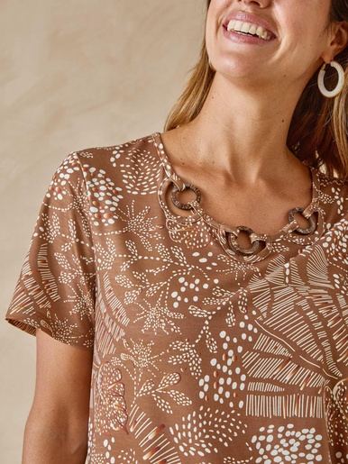 Tee-shirt encolure fantaisie