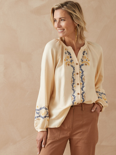 Blouse brodée avec lin