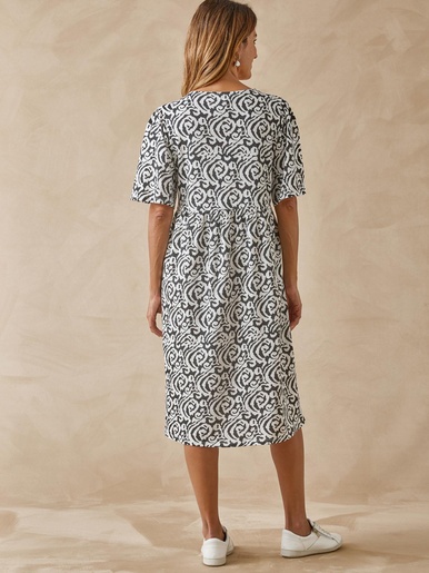 Robe évasée élastiquée taille