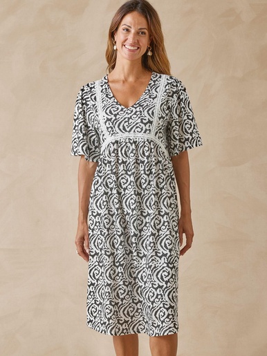Robe évasée élastiquée taille