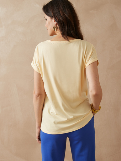 Tee-shirt motif placé