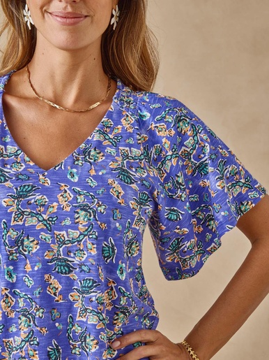 T-shirt col V manches papillon