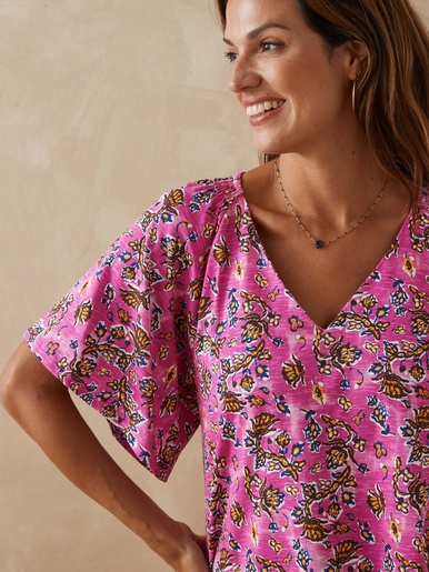 T-shirt col V manches papillon