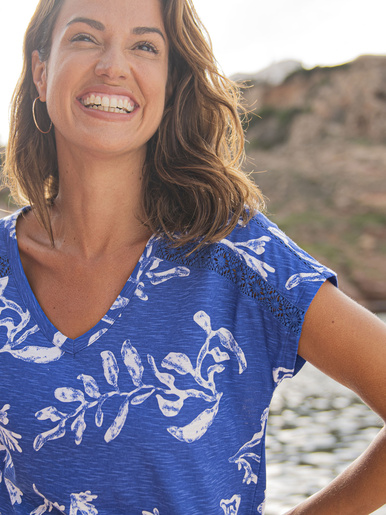 Tee-shirt base resserrée