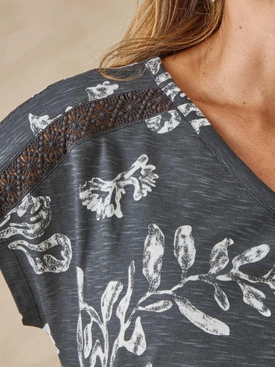 Tee-shirt base resserrée
