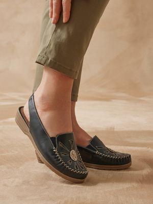Sandales cuir ajouré élastiquées