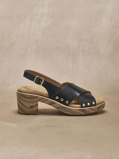 Sandales cuir détails clous