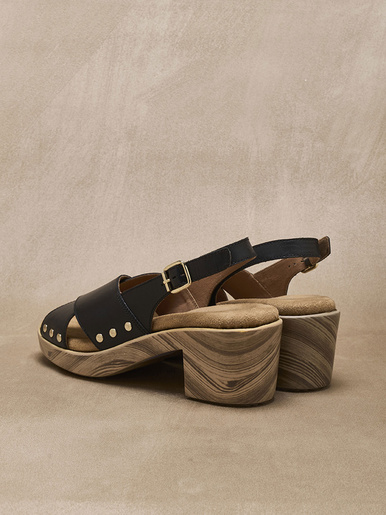 Sandales cuir détails clous
