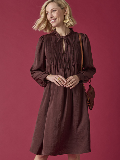 Robe à plis nervurés