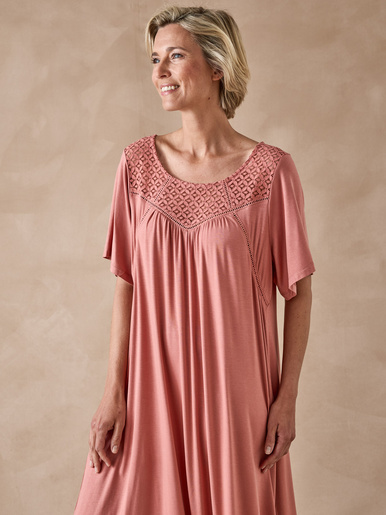 Chemise de nuit courte évasée fluide