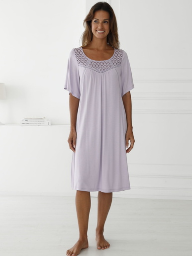 Chemise de nuit courte évasée fluide